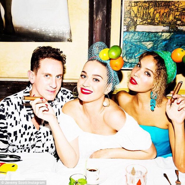 2DAE51F100000578-3285532-image-a-7_1445556661165