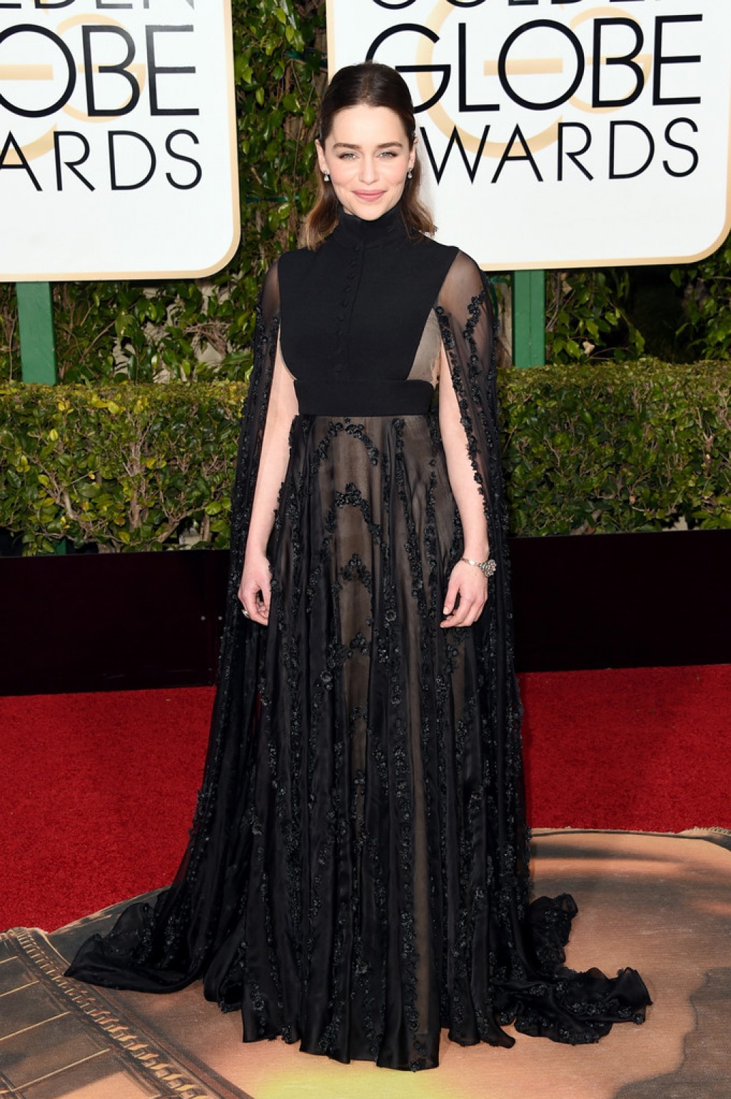 Emilia-Clarke-2016-Golden-Globes-Valentino-dress-1024x1539