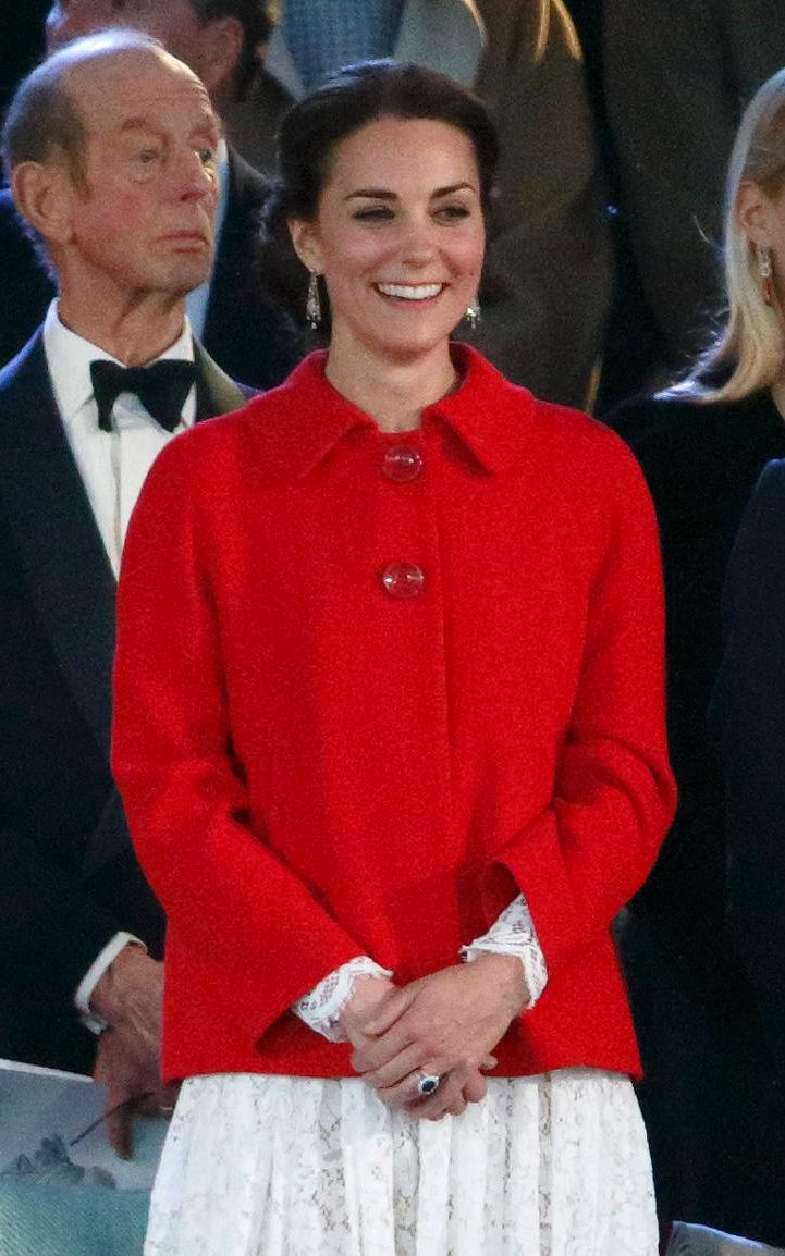 98064948_Windsor_-_150516_Catherine_Duchess_of_Cambridge_attend_the_final_night_of_The_Queen_90th-xlarge_trans++efrSPQKeBG6J8vzQwTIE-Yvc48UEJkbnSlKsI1sbUAg